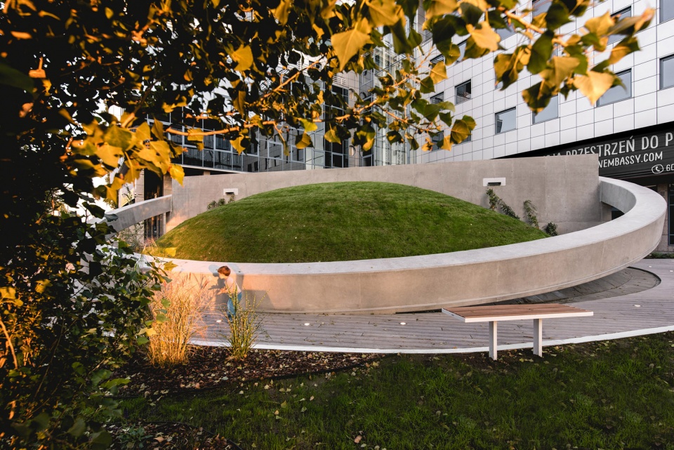 brain embassy amphitheatre by modelina