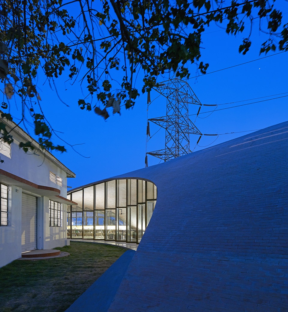 maya somaiya library sharda school by sameep padora associates