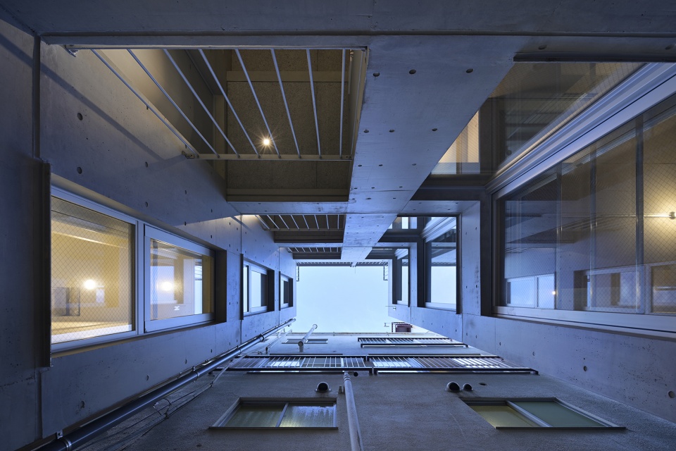 fudomae apartment by akira koyama and key operation inc architects