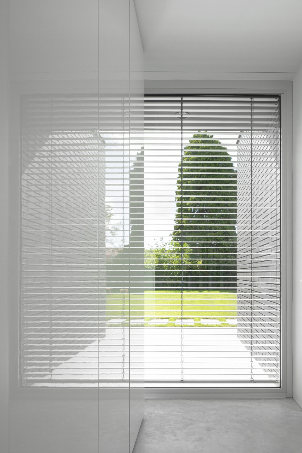 outside in by bedaux de brouwer i29