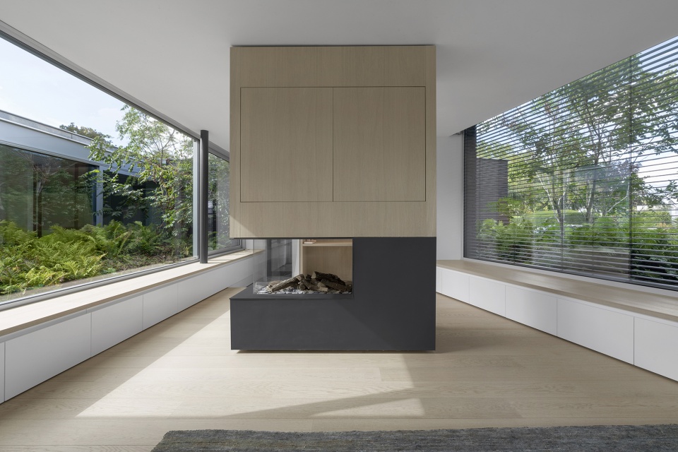 outside in by bedaux de brouwer i29
