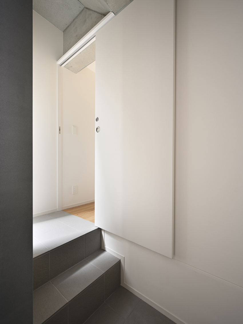 fudomae apartment by akira koyama and key operation inc architects 1