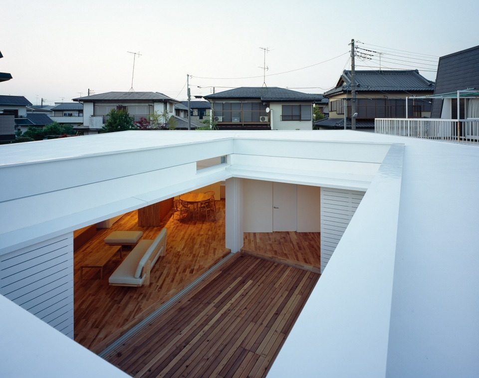 f white chiba prefecture by takuro yamamoto architects