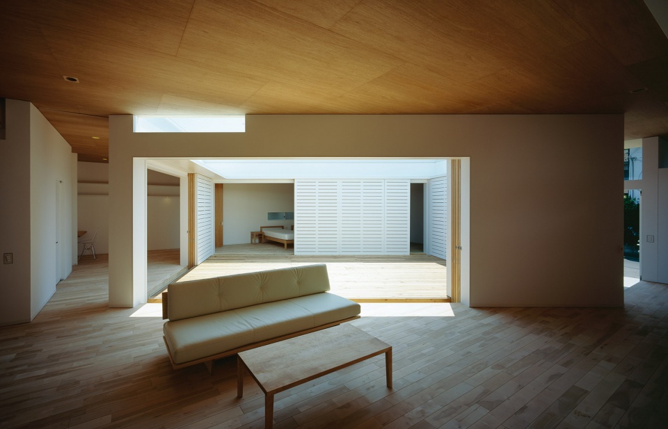 f white chiba prefecture by takuro yamamoto architects
