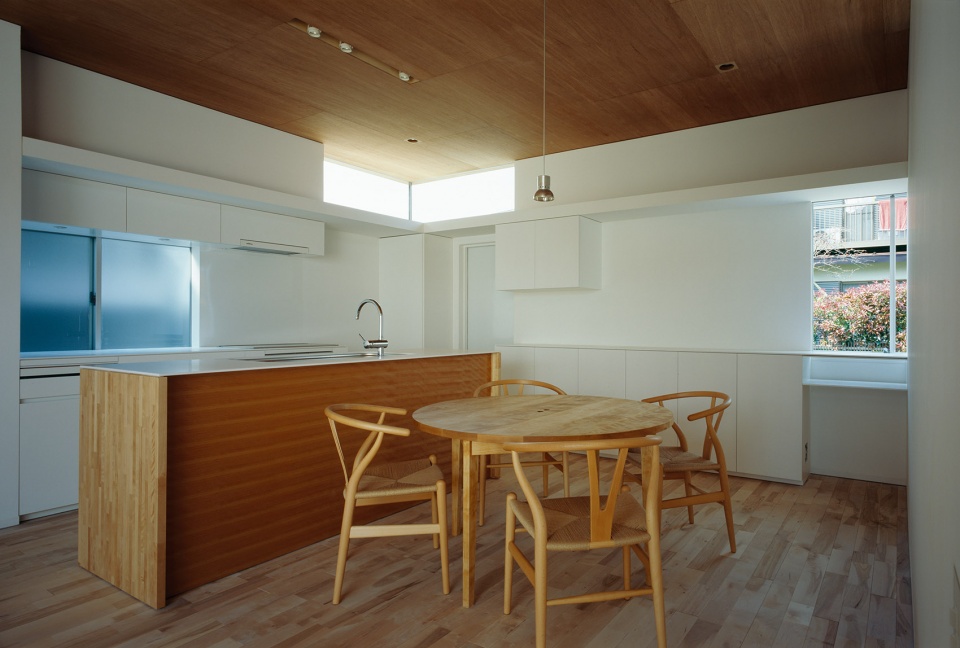 f white chiba prefecture by takuro yamamoto architects