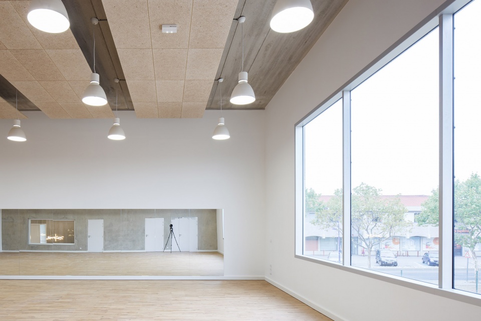 space guy moquet france by oeco architectes