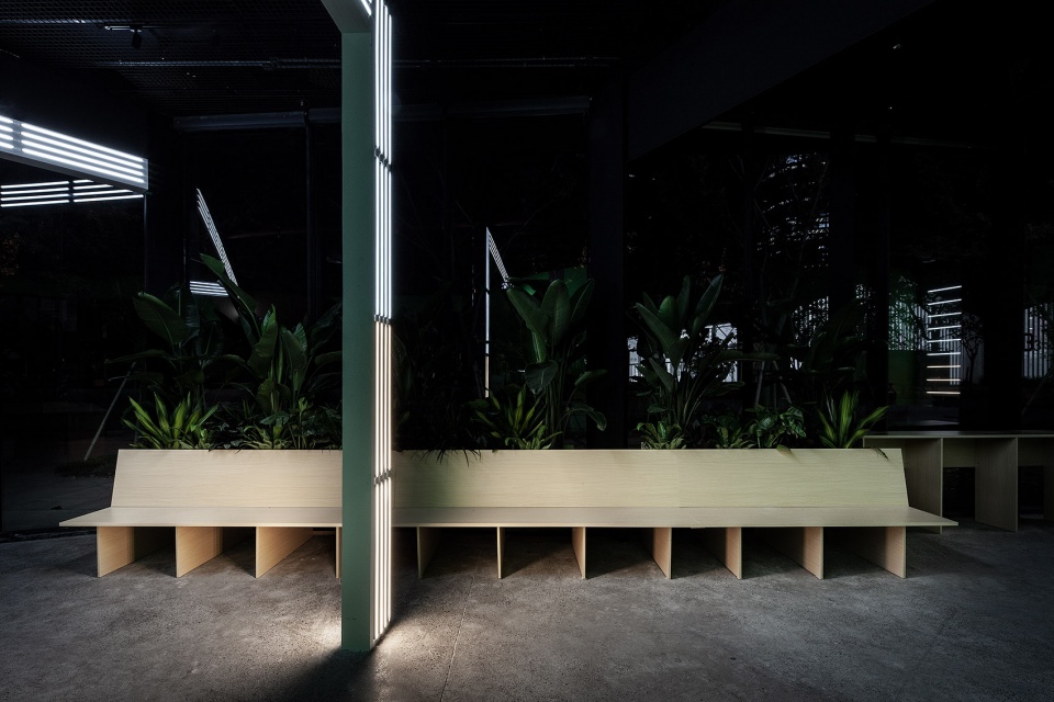 Westbund Art Cafe Lounge by COORDINATION ASIA