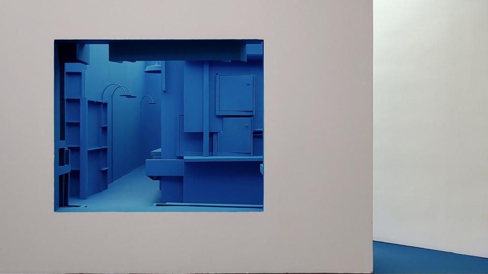 The blue base of the nine story tower by Zigeng Wang