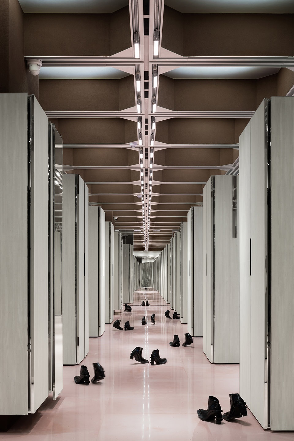 j1m5 boutique china by various associates
