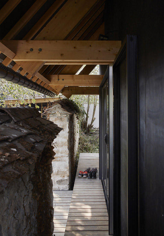 The House between the Walls arba