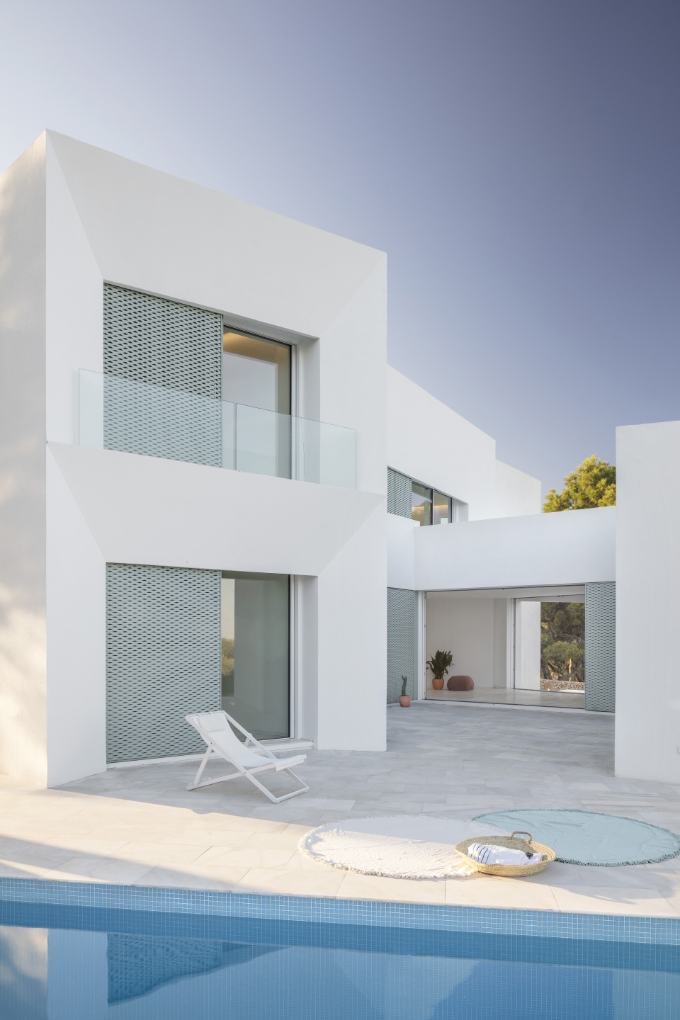 patio house by nomo studio