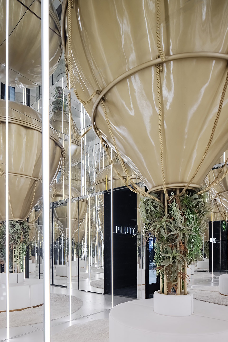 pluto bar by triostudio