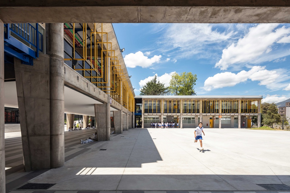 uepm quito classrooms by espinoza carvajal arquitectos 1