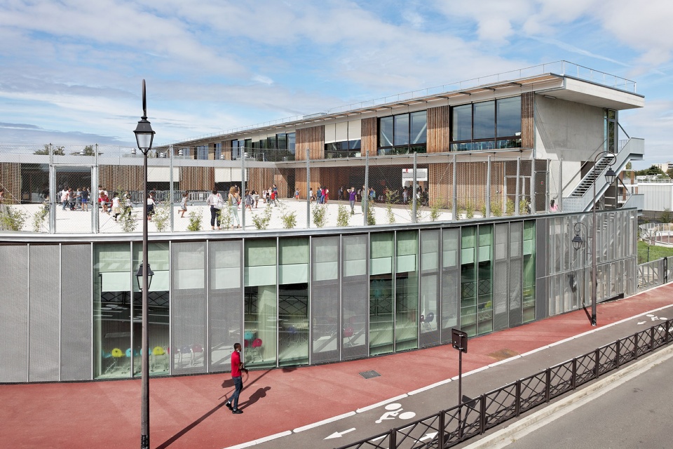 school center and leisure activity center in antony by dietmar feichtinger architectes