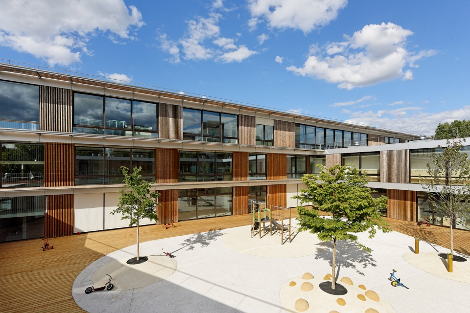 school center and leisure activity center in antony by dietmar feichtinger architectes