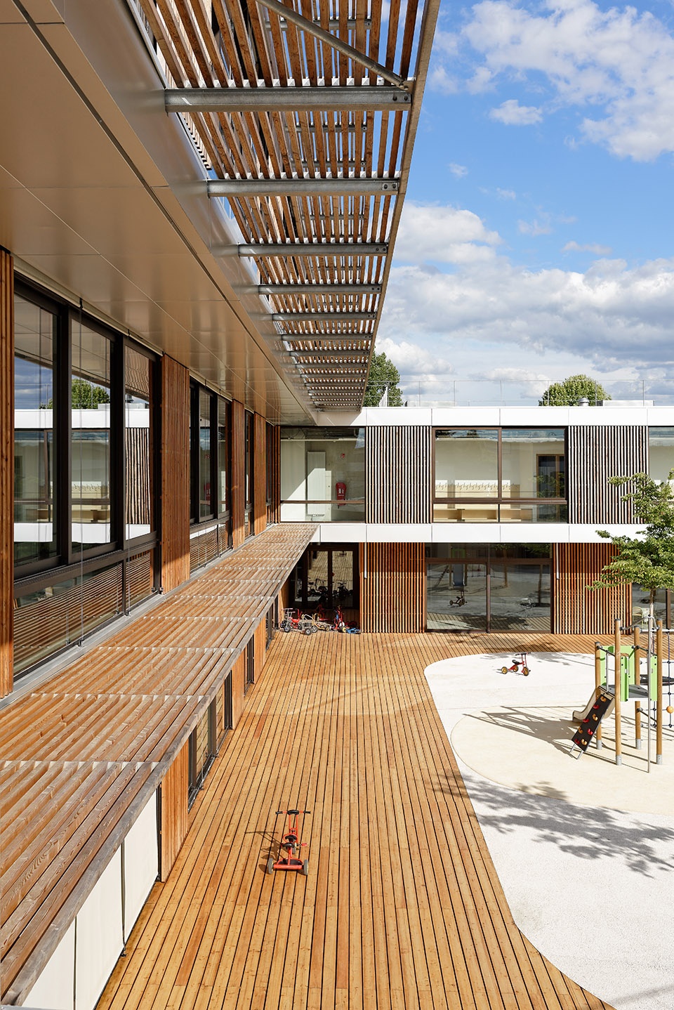 school center and leisure activity center in antony by dietmar feichtinger architectes