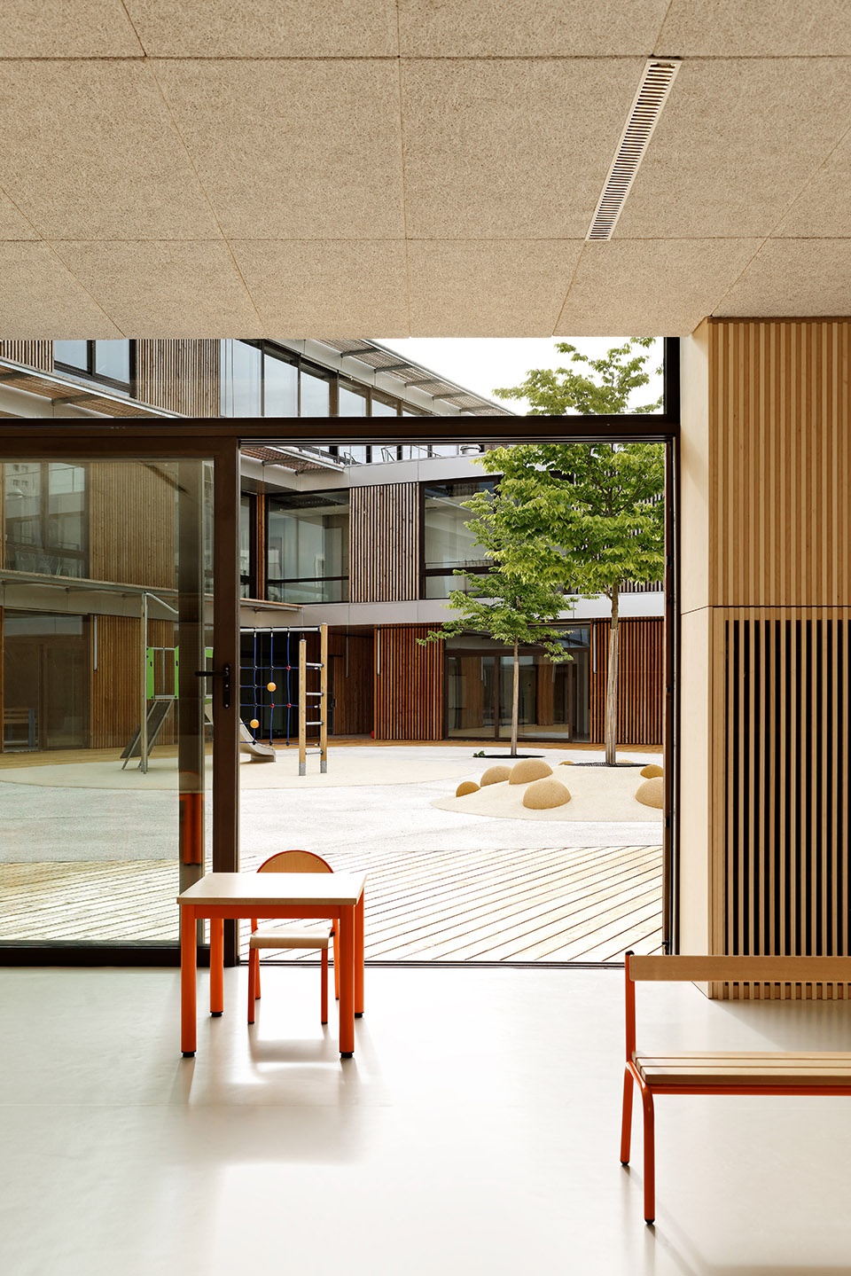 school center and leisure activity center in antony by dietmar feichtinger architectes