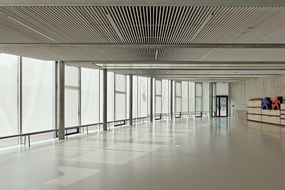 school center and leisure activity center in antony by dietmar feichtinger architectes