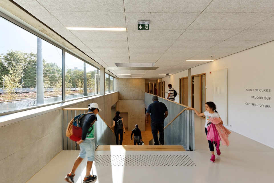 school center and leisure activity center in antony by dietmar feichtinger architectes
