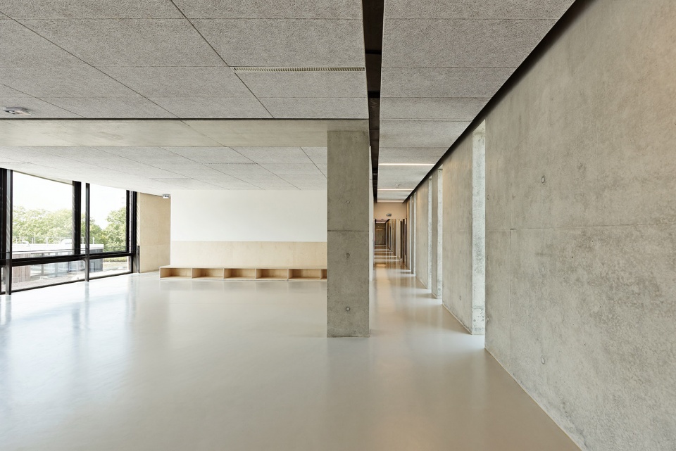school center and leisure activity center in antony by dietmar feichtinger architectes