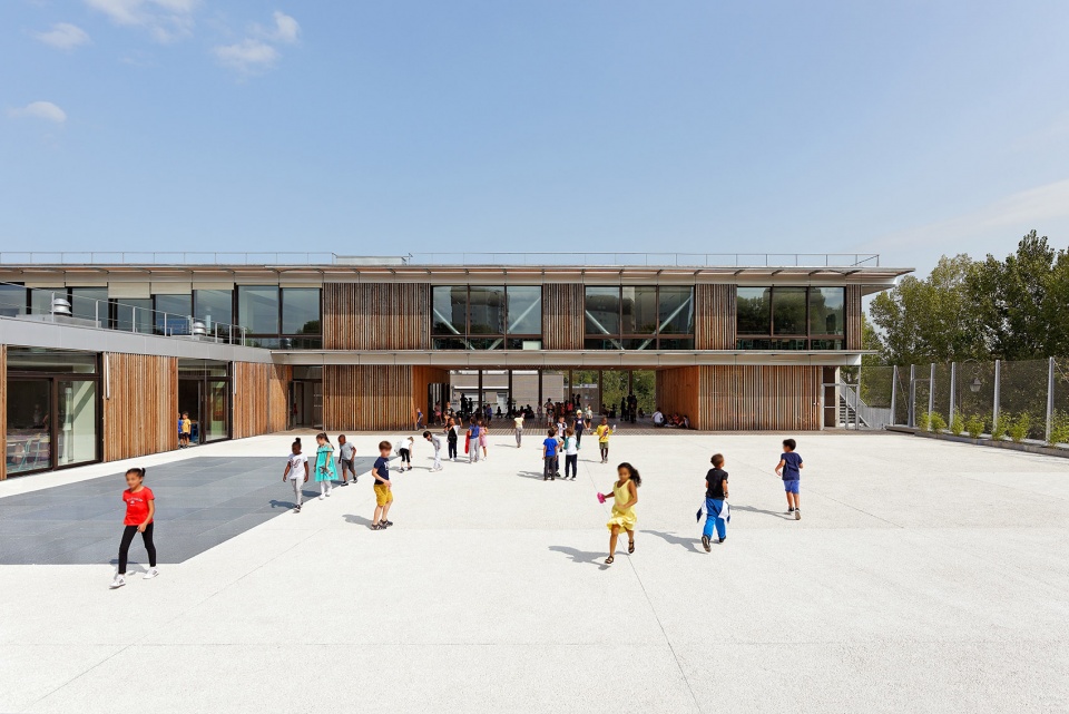 school center and leisure activity center in antony by dietmar feichtinger architectes