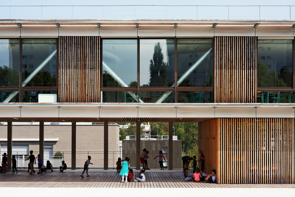 school center and leisure activity center in antony by dietmar feichtinger architectes