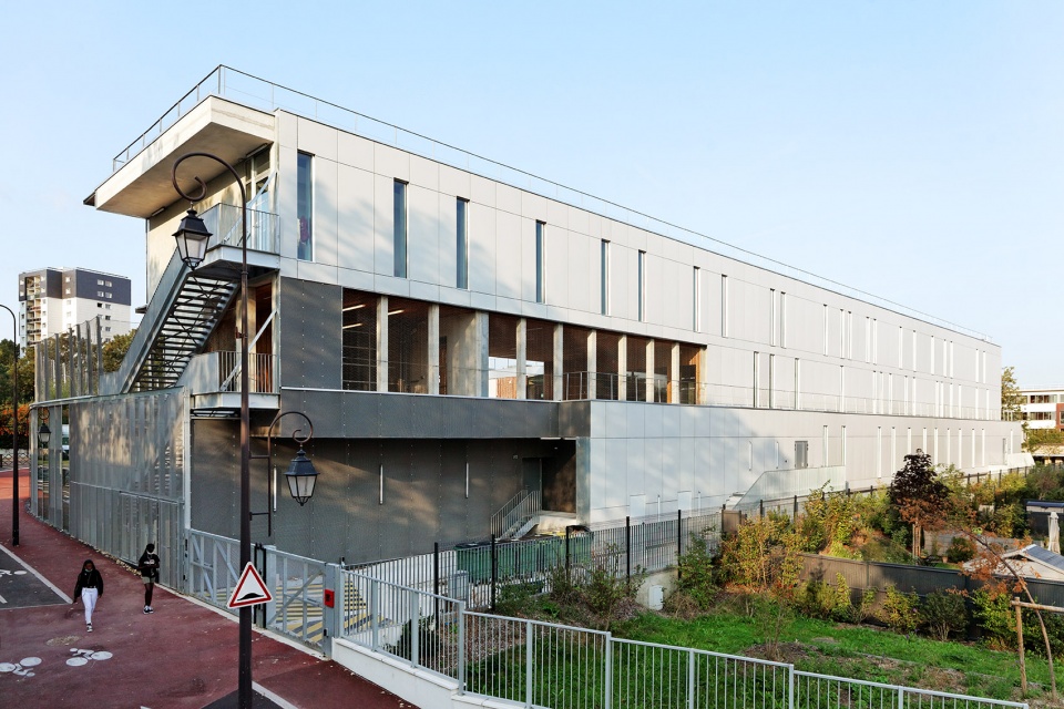 school center and leisure activity center in antony by dietmar feichtinger architectes