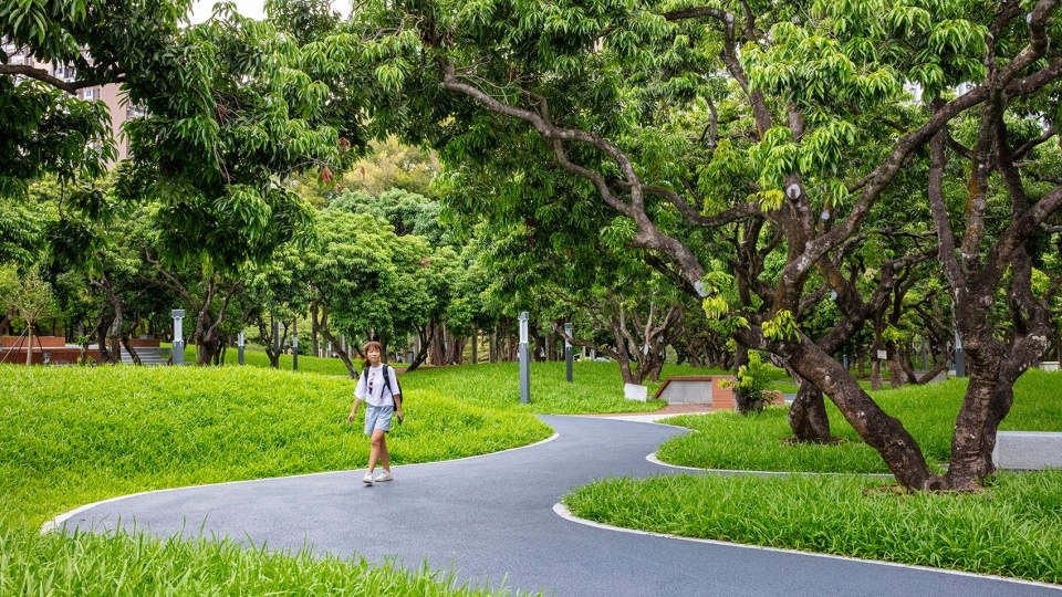 SIHAI Park Landscape optimizing design China by SZLA