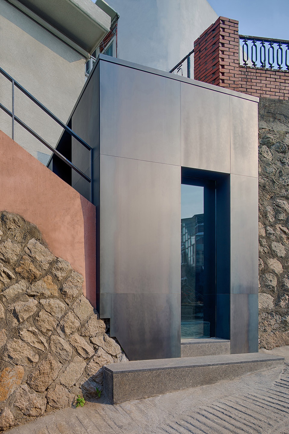 milmila 100A associates