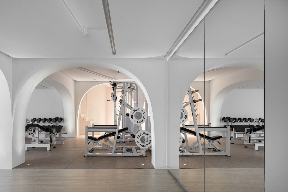 Private Workshop of A Female Fitness Blogger Atelier DY
