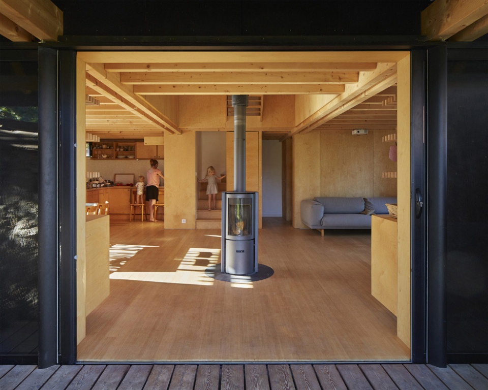 The House between the Walls arba