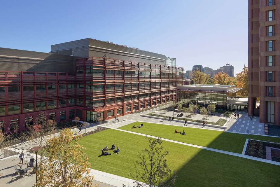 Yale Science Building by Pelli Clarke Pelli Architects