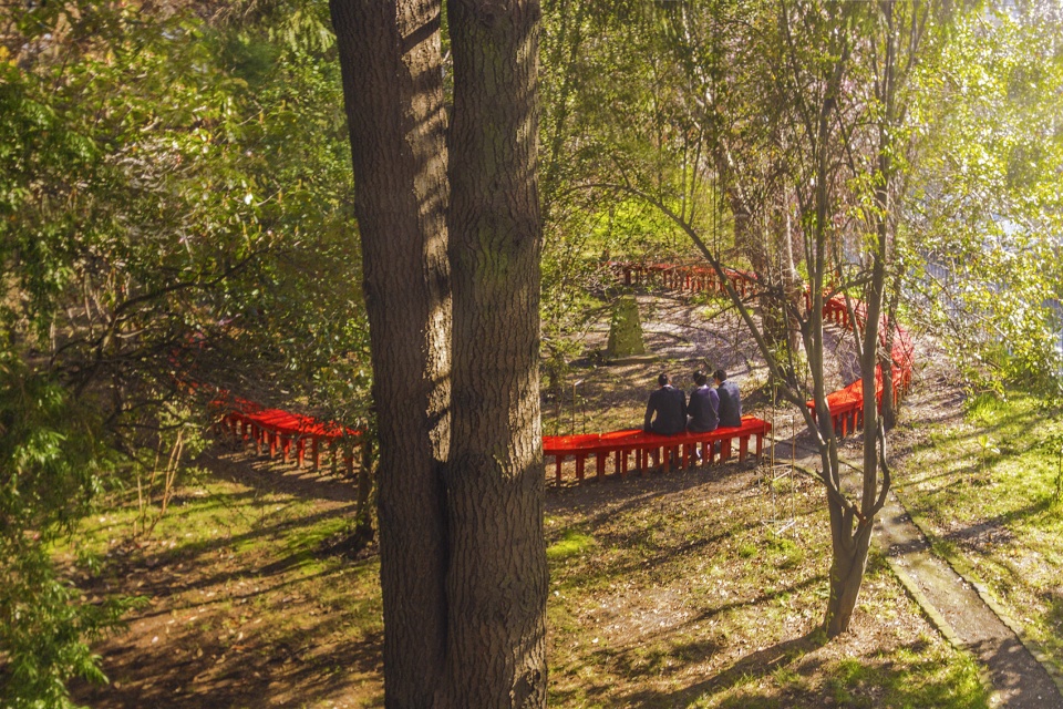 Infinity Bench by Azócar Catrón