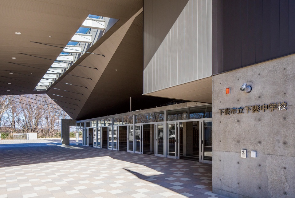 shimotsuma junior high school by mikami architects