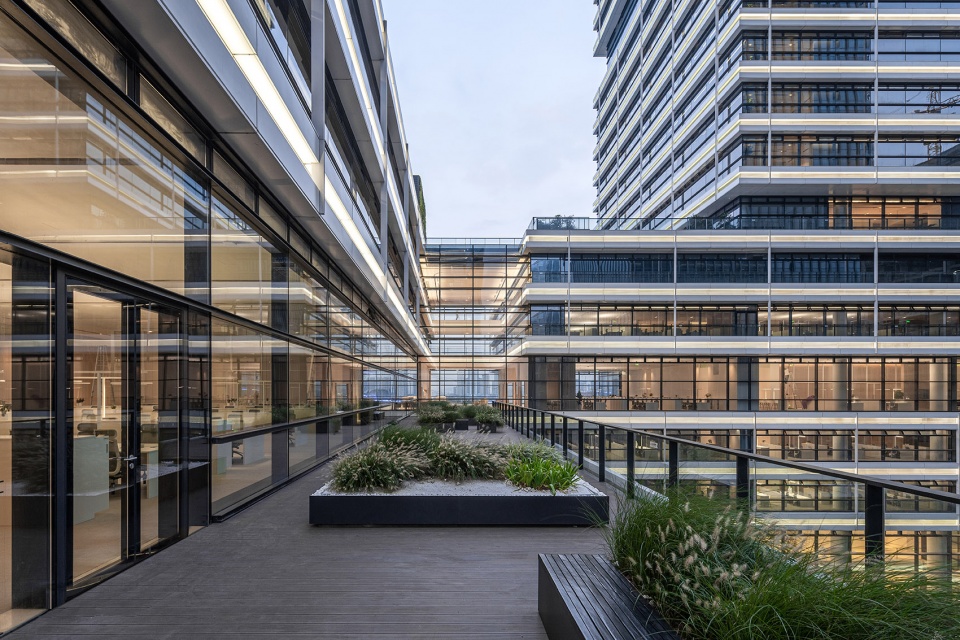 Modern office design for vip com China by gmp