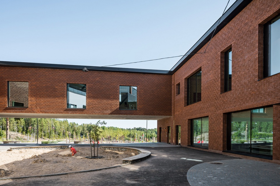 Sipoonlahti school extension Tandem by Architects Rudanko Kankkunen AFKS