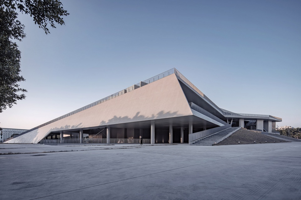 gymnasium in zhuhai campus sun yat sen university china by biadsc