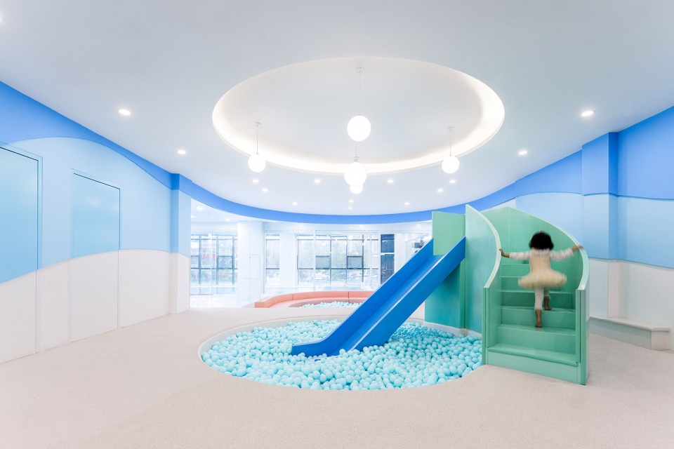 Chang Chun Time Cube Swimming Fitness Center China by STEPS architecture design