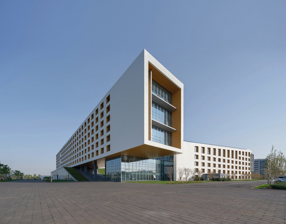 Beijing Daxing International Airport Living Service Facilities Projec CEEDI