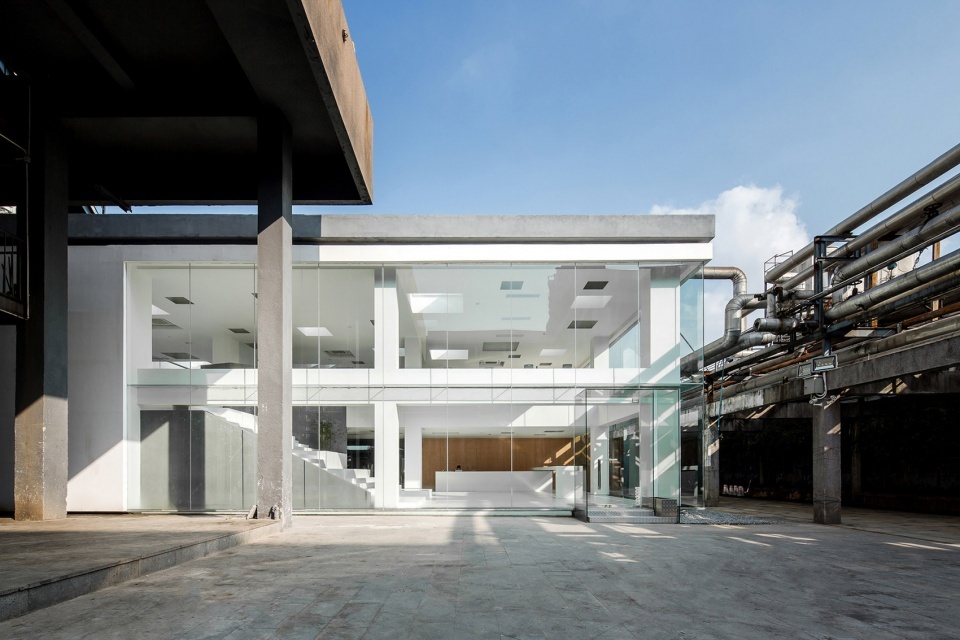 LAN SPACE BEING ARCHITECTS 960x640