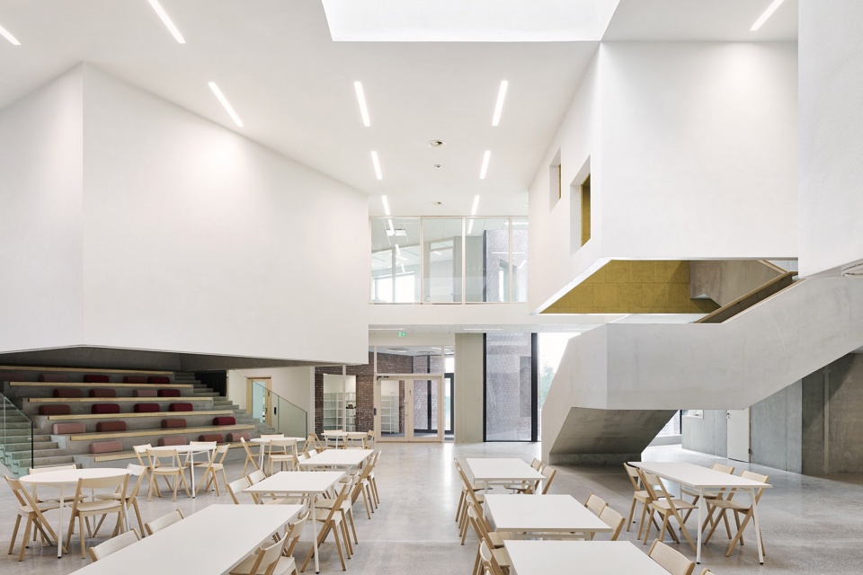 Sipoonlahti school extension Tandem by Architects Rudanko Kankkunen AFKS