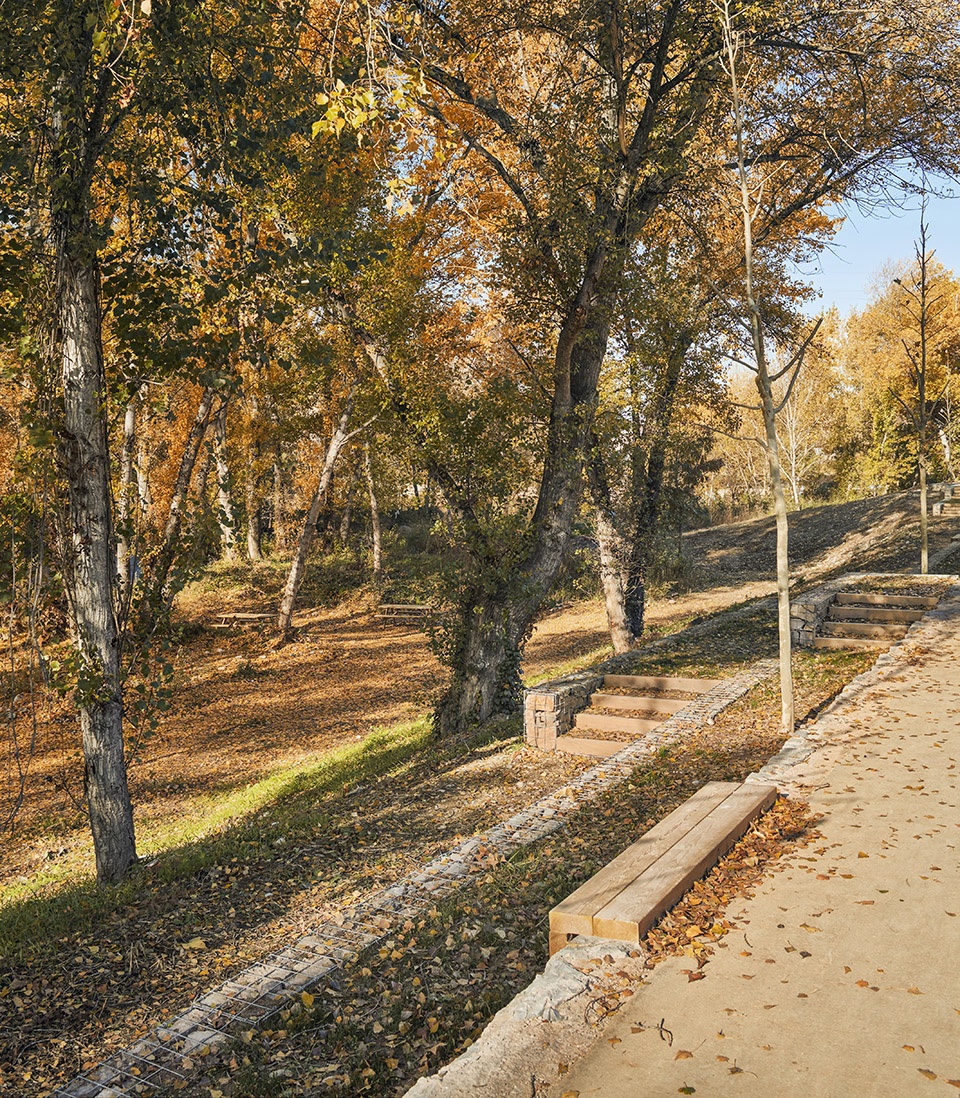 landscape regeneration of cami de cabrianes by estudi08014