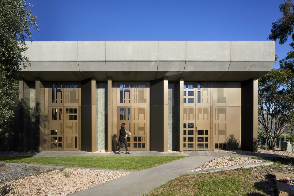 werribee mausoleum extension by bent architecture