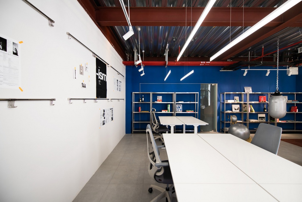 Bwzy Lab A Play on Light and Color China by Bwzy