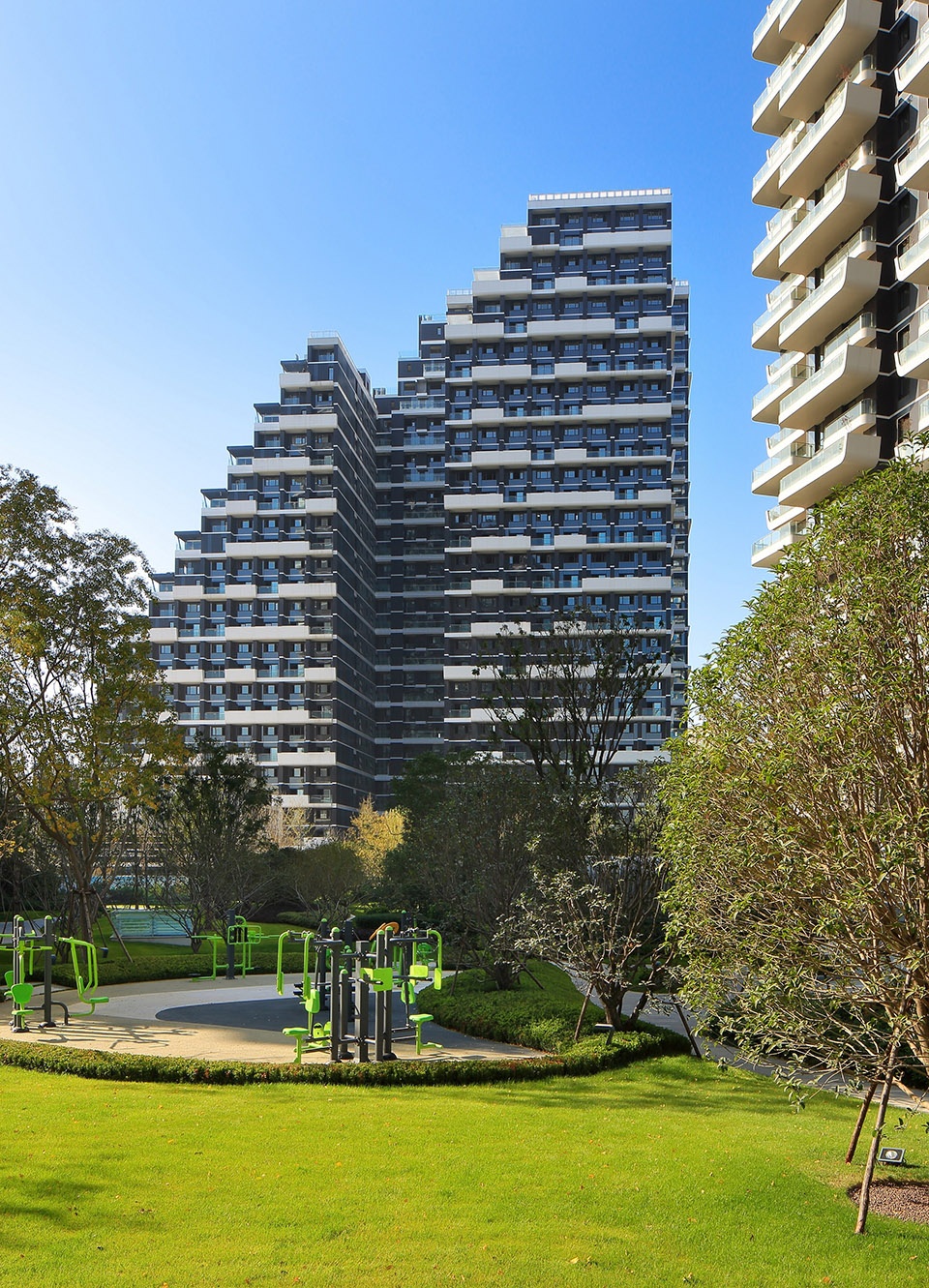 Hanhai Luxury Condos ARCHIMORPHIC INC