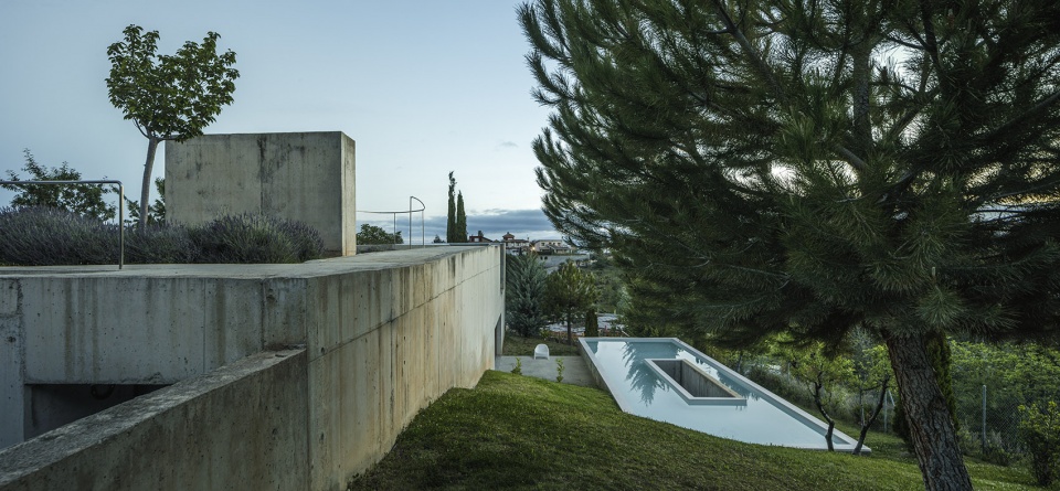 house in ladera granada by estudio juan domingo santos
