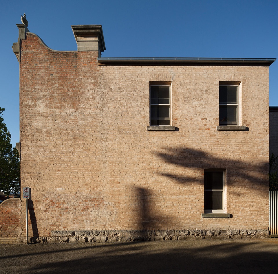 arnold street house princes hill by robert simeoni architects