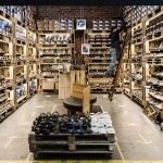 木制货运托盘搭建的鞋店，墨尔本 / Marc Bernstein-Hussmann