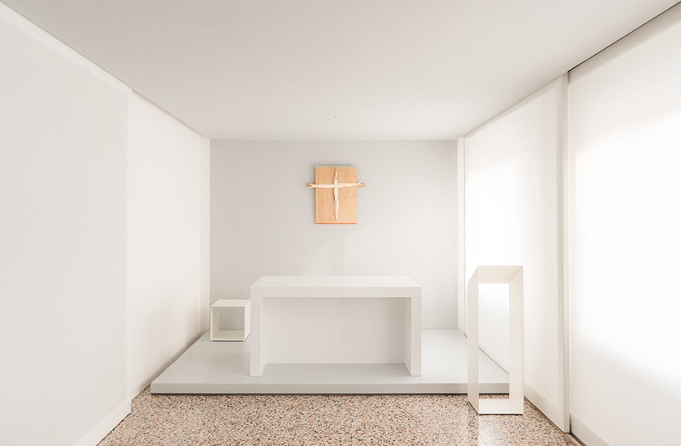 gooood archive altars in modern churches