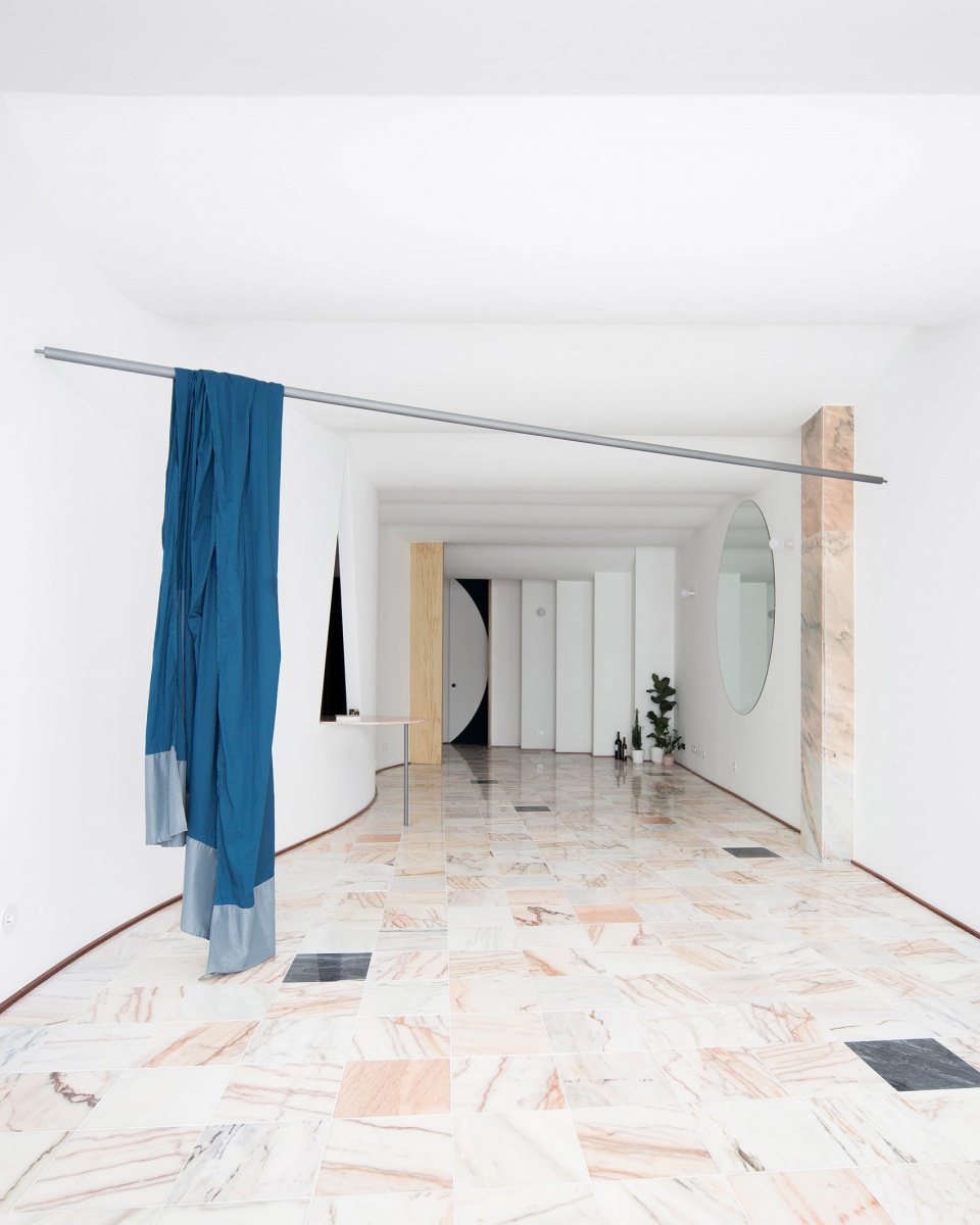 Fireworks in white by Fala Atelier